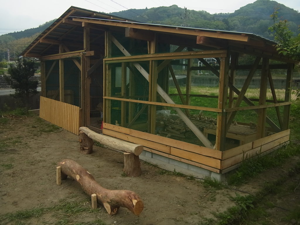 簡単な鶏小屋の作り方～セルフビルド～ | 自給自足の小さな暮らしーろ 