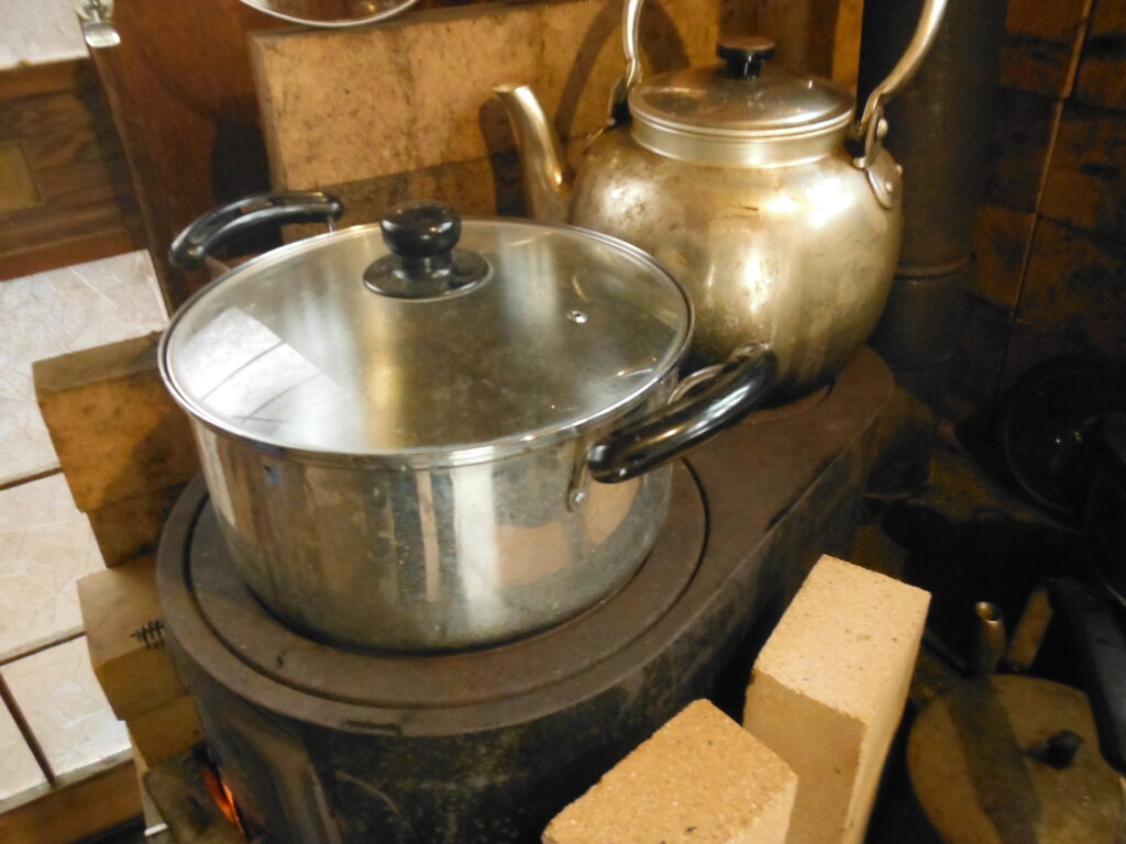 蒸し器にお湯を沸かす。