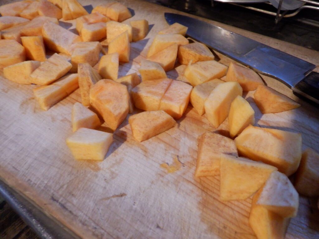 柿を細かく切る。