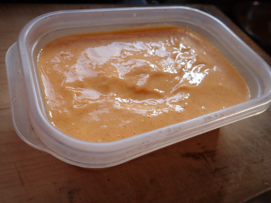 タッパーに入れる。