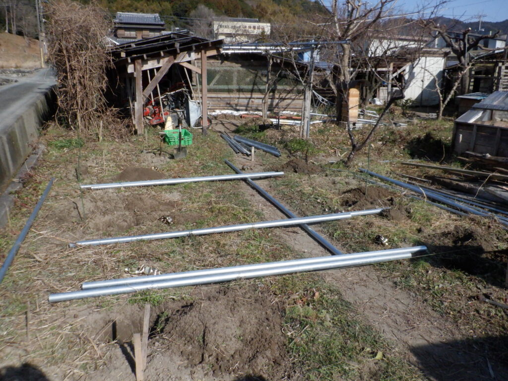 単管パイプを用意する。