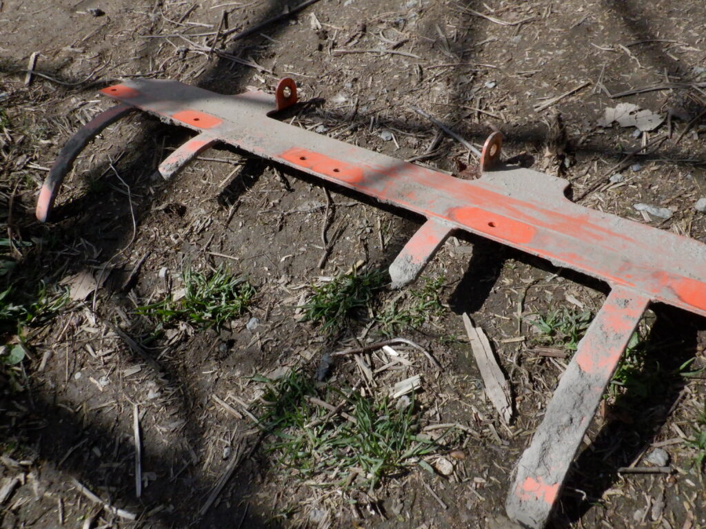 ロータリーゴムカバーの支え。